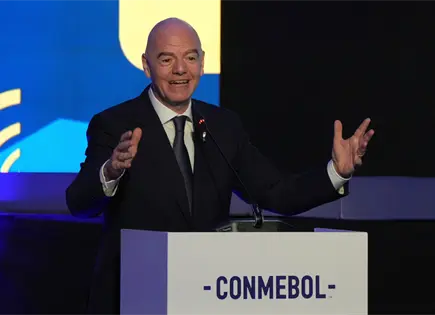 Infantino se re&uacute;ne con presidente Daniel Noboa en Quito