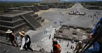 Teotihuac&aacute;n reabre tras mortal ataque