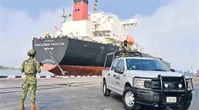 Aprehenden a contralmirante por "huachicol"