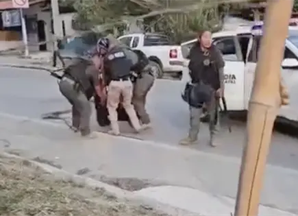 Balacera en Tamazunchale deja polic&iacute;as heridos; reportan posible fallecido