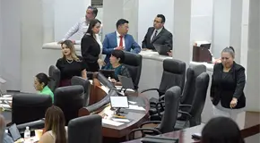 Diputados locales dejaron hablando solo a M. Gama