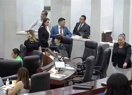 Diputados locales dejaron hablando solo a M. Gama