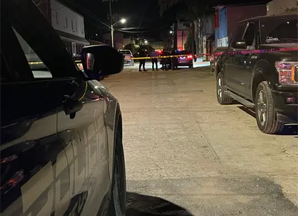 Ejecutan a una persona dentro de un veh&iacute;culo en Balcones del Valle