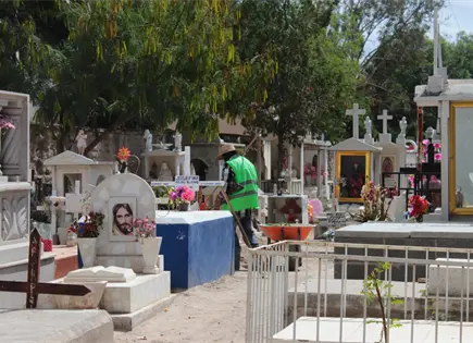 Esperan 4 mil visitantes en panteones de Soledad por D&iacute;a de las Madres