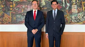 Moctezuma deja la embajada en EU