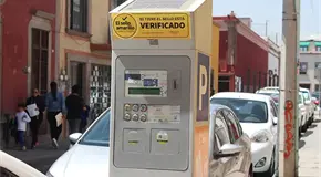 Piden "asegurar" autos en zona de parqu&iacute;metros