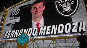 Raiders seleccionan a Fernando Mendoza