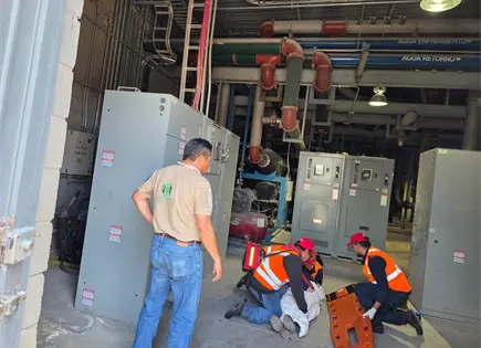 Simulacro en empresa de vidrio moviliza a 300 trabajadores en la Zona Industrial