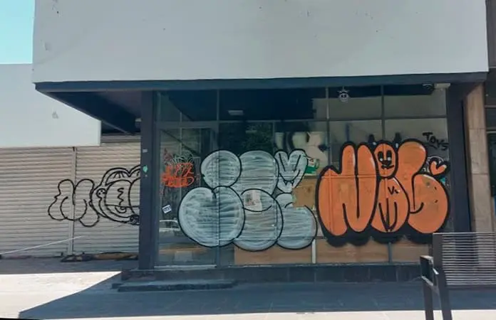 Revive el vandalismo en avenida Carranza