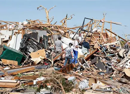 Un tornado EF-4 da&ntilde;a 40 casas en Oklahoma