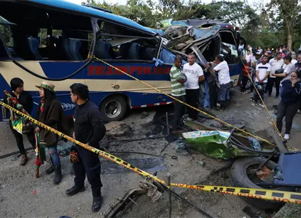Ataque explosivo en bus del Cauca deja 14 muertos y 38 heridos
