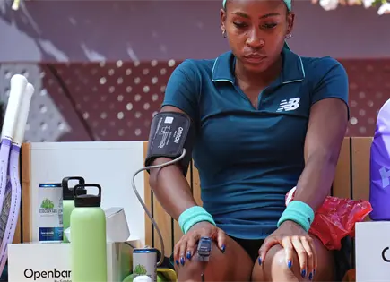 Coco Gauff avanza a cuarta ronda del Abierto Madrid pese a v&oacute;mitos