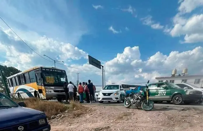 Quitar&iacute;an concesi&oacute;n a violentos taxistas