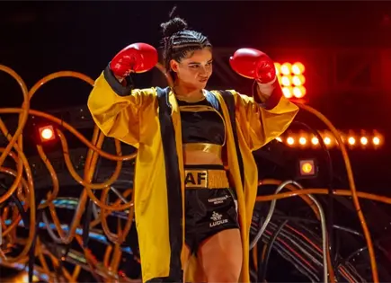 Alana Flores cae y anuncia su retiro del boxeo