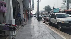 Calor extenuante vac&iacute;a las calles 