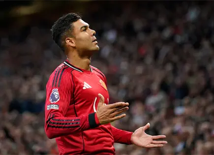 Manchester United vence 2-1 a Brentford y se afianza en Liga Premier