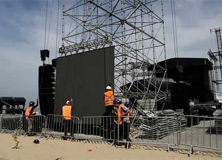 Muerte de trabajador detiene construcci&oacute;n en concierto Shakira