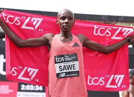 S. Sawe rompe r&eacute;cord mundial