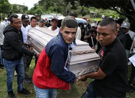 Ataque bomba en Cauca deja 21 muertos y m&aacute;s de 50 heridos