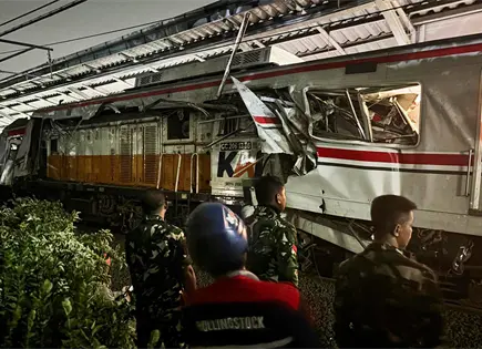 Choque de trenes en estaci&oacute;n Bekasi Timur deja al menos cuatro muertos