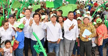 Ricardo Gallardo C. inicia pavimentaci&oacute;n en Villa de Reyes