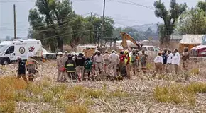 Sacan 4 cuerpos de t&uacute;nel de huachicol