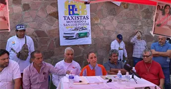 Taxistas exigen salida de Mart&iacute;nez Acosta; denuncian corrupci&oacute;n