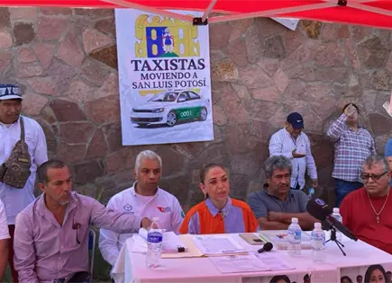 Taxistas exigen salida de Mart&iacute;nez Acosta; denuncian corrupci&oacute;n