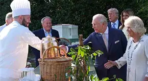 Trump recibe a Carlos III