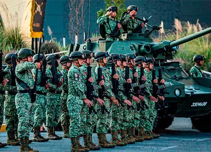 Baja gasto militar con Sheinbaum