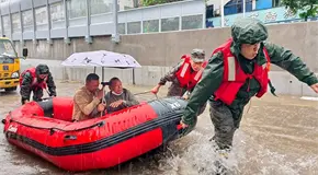 Evacuan a m&aacute;s de 200 en China por inundaciones