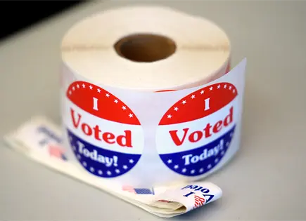 Jueza federal desestima demanda del DOJ contra Arizona por datos de votantes