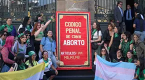 Protestan para que eliminen el aborto