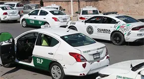 Taxistas exigen salida de titular de la SCT estatal
