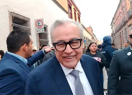 Rub&eacute;n Rocha presenta declaraci&oacute;n patrimonial con ingresos y bienes