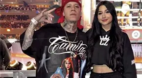 SANTA FE KLAN "PRESUME" A SU NOVIA "MAGN&iacute;FICA" ZAMORANO