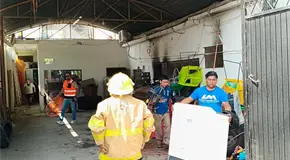 Fuertes da&ntilde;os deja un incendio en bodega