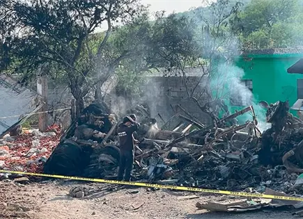 Muere chofer al chocar y quemarse su tr&aacute;iler
