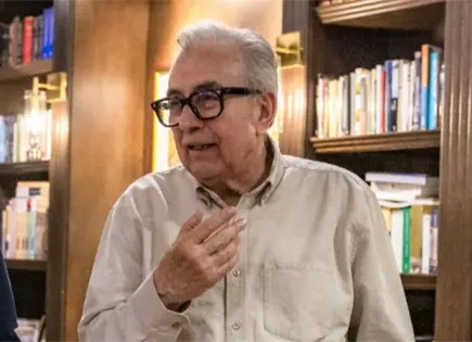 Abogados analizan si Rub&eacute;n Rocha mantiene fuero tras licencia