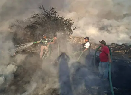 Incendio moviliza a corporaciones y vecinos en la Tercera Chica