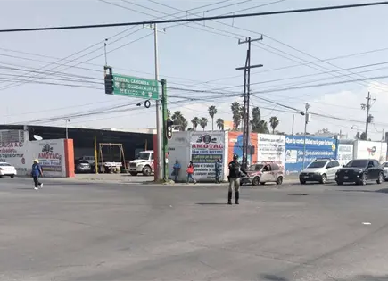 Sin luz, sem&aacute;foros en laterales de la 57 y otras avenidas al oriente