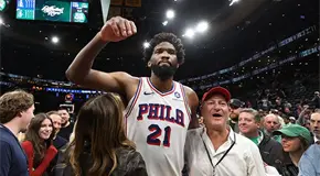 Embiid gu&iacute;a a los 76ers a las semis