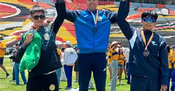 Emmanuel Hern&aacute;ndez bicampe&oacute;n nacional