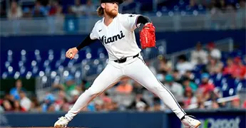 Meyer y 2 relevistas se combinan en el triunfo de Marlins