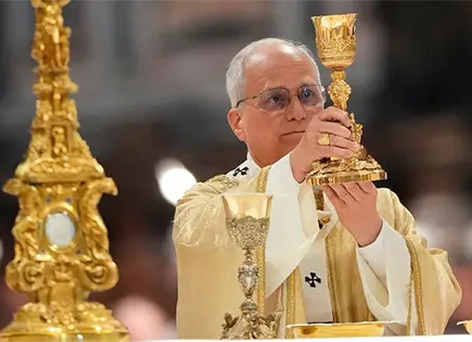 Papa pide a adinerados seguir con donaciones