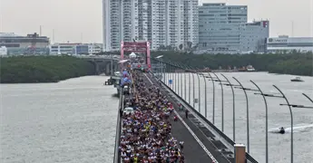 Con carrera y show inauguran puente Nichupt&eacute; en Quintana Roo
