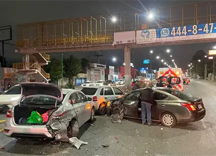 Fuertes da&ntilde;os deja percance en la carretera a Rioverde