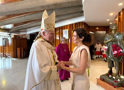 Isabel D&iacute;az Ayuso inicia su viaje a M&eacute;xico con una visita a la Bas&iacute;lica de Guadalupe