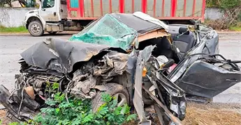 Joven se salva de milagro en accidente
