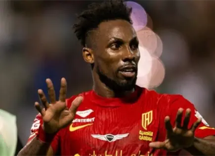 Juli&aacute;n Qui&ntilde;ones se convierte en m&aacute;ximo goleador en Arabia Saudita